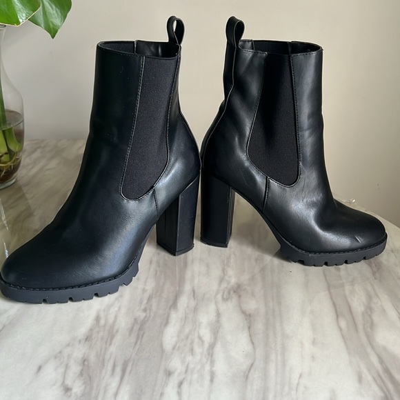 Express Chunky Heel Boot Size 8 - Picture 3 of 11